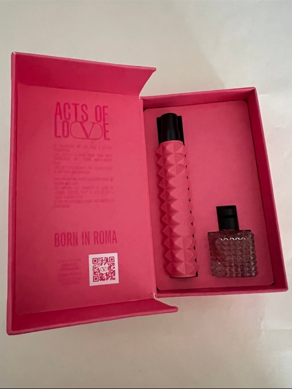 Valentino Born in Roma perfume set